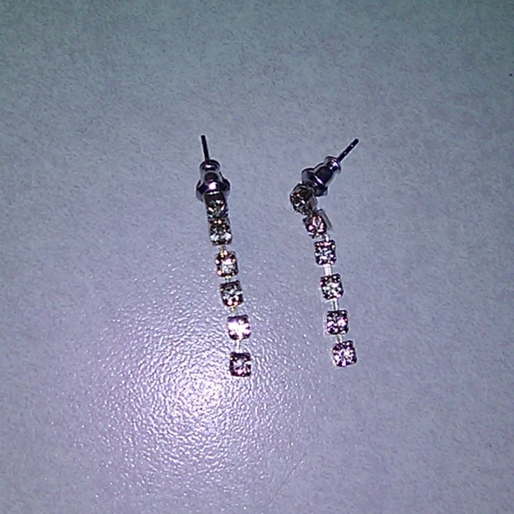 PRICE FIRM/BUNDLE OF EARRINGS - Picture 5 of 8
